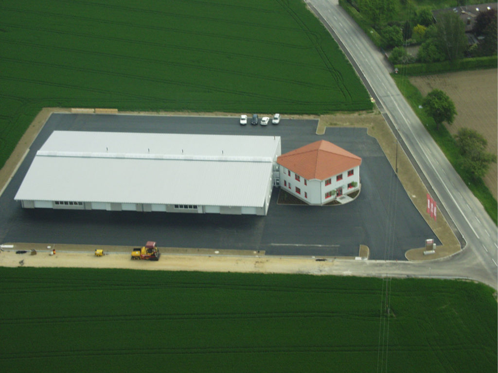 Tritscheler Firmengeschichte 2004 Bezug