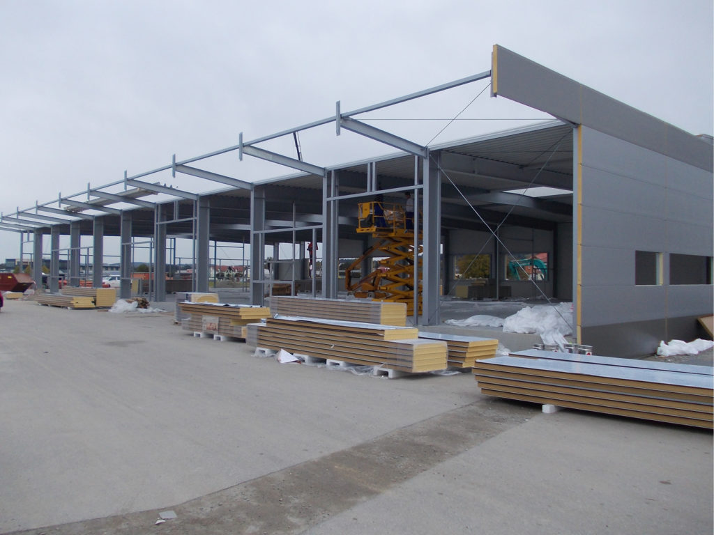 Tritscheler Firmengeschichte 2011 Halle Zubau